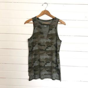 Camo tank